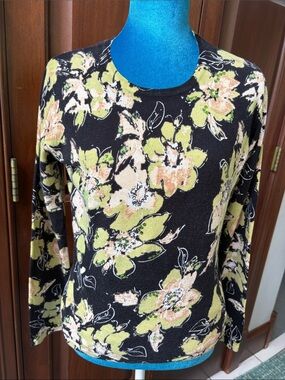 croft & barrow long sleeve sweater  Black Floral  Sage Green tan white crewneck